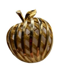 Vintage Crown Trifari 3D Apple Brooch Pin open woven Gold tone 1955-1969