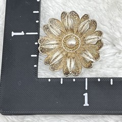 Vintage Filigree Flower Brooch 10 Grams 1.25″