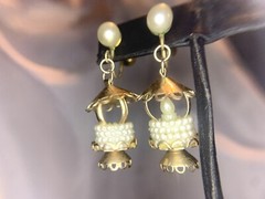 Vintage Faux Pearl Wishing Well Dangle Drop Gold Tone Screw Back Earrings