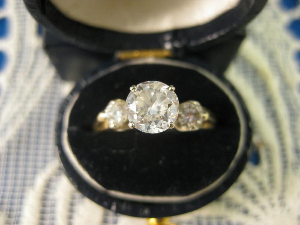 14K Yellow Gold ~ .99 CT TW 3 DIAMOND ENGAGEMENT RING ~ Size 6.75 with Appraisal