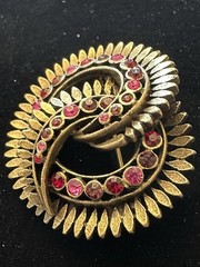 Vintage 1990s Pink and Purple Rhinestone Swirl Pin w/Brass Toned Finish