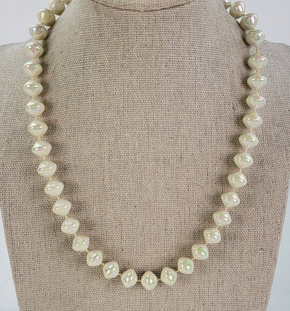 Vintage White Aurora Borealis Faux-Pearl Beaded Necklace 17.5 in Spring Ring