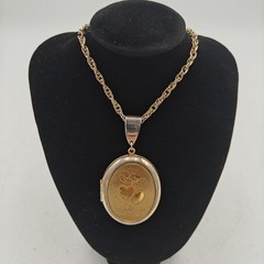 Vintage Gold Tone Double Heart Oval Hook On Locket Pendant ~20” Chain
