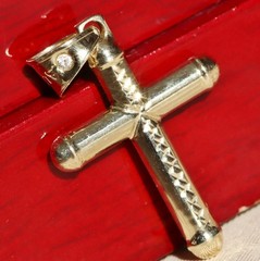 10k yellow gold pendant 0.01c white topaz 1.30″ diamond cut 2-sided cross 1.03gr