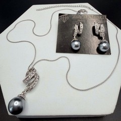 Vintage LADY REMINGTON Pendant Necklace / Post Earrings Set Gray Faux Pearls