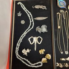 60 Piece Vintage-Now Jewelry Lot Necklaces Bracelets Brooches Earrings