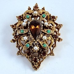 Vintage Faux Pearl & Jade Rhinestone Gold Tone Lapel Pin Brooch Signed ART