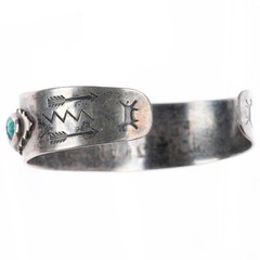 6.5″ c1940 Fred Harvey era sterling silver thunderbird/arrowheads cuff bracelet