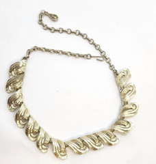 Coro Swirl Link Gold Tone Vintage Necklace 17 in 1950s 1960s jewelry flawed