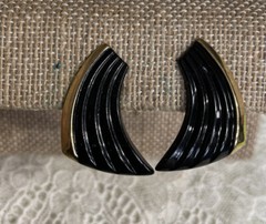 Vintage Black Gold Tone Clip On Earrings Jewelry JMS-22
