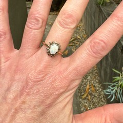 Vintage Opal Ring SZ 6.75 in 10K Gold w Scalloped Frame & Unusual Hallmark, 2.5g