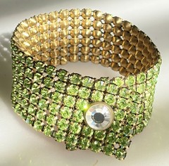Vintage Swarovski Peridot Green Crystal Band Bracelet Icy Stud Snap Gold Tone 7”