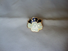 Vintage Cherry Blossom Cloisonne Black & White Enamel Gold Tone Scarf Clip