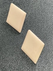 Vintage 1.3” Beige Enameled Metal Diamond Shaped Earrings