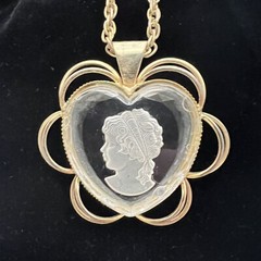 Vintage Intaglio Cameo Heart Pendant Gold Tone Necklace 23”