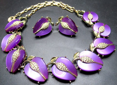 LISNER Purple Thermoset Leaves Vintage Necklace Earring Set