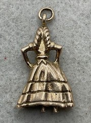 VINTAGE HANDMADE Solid 10K Yellow Gold DANCER Charm Pendant (25mm x 13.3mm) 4.7g