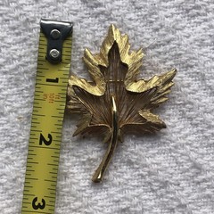 Maple Leaf Brooch Capri Gold Tone Filigree Center Mid Century Lapel Pin Pinback