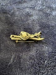Vintage German Silver Tone Ski Poles Hat Souvenir Travel Pin Brooch West Germany