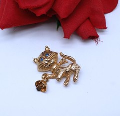 Avon Adorable Rhinestone Kitty Cat Pin Brooch CAT RESCUE