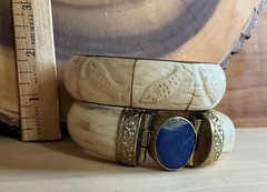 VINTAGE BRACELET INDIA BANGLE HORN BONE BRASS GEM – 2 Braclets & Beaded Necklace