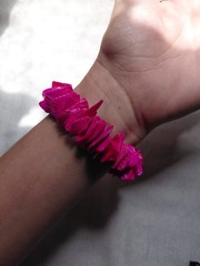 Vintage 1980s Hot Pink Dyed Shell Chunk Bracelet Stretchy Statement Retro Boho