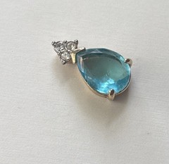 VTG Gold Pear Shape Blue Topaz Pendant With Clear Rhinestones Open Back Gold