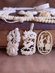 Antique Vintage Carved Cow Bone Rose Brooch Flowers – NO TARIFF
