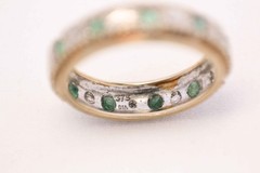 Elegant Art Deco style 9ct Gold Emerald & Diamond Full Eternity Vintage Ring