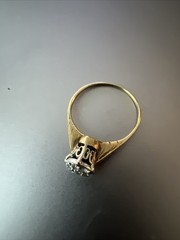 Vintage stamped 14K Elegant cluster ring with round stones scale says 2.0g