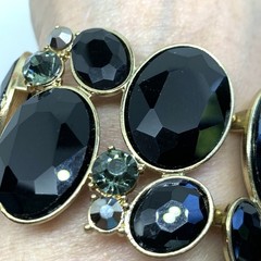 Fashion Oval Gem Cluster Chunky Cuff Black Smokey Deep Green Stretch Bracelet 9”