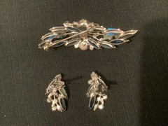 Vintage Juliana costume jewelry blue rhinestone pin/ earings, lovely