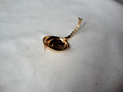 VTG 1970s SPIRAL SEASHELL GOLD TONE HINGED W/SAFETY CATCH DRESS/SCARF CLIP