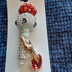 Vtg Enamel Rhinestones Patriotic Hand Holding Statue of Liberty Torch Pin Brooch