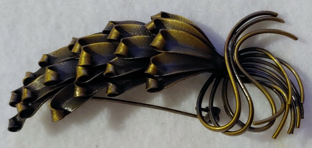 Smooth And Textured Metal Alloy Floral – Brooch / Pin – 1 1/4in x 3in LONG