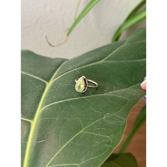 Vintage Green Peridot Silver Pear Shape Tear Drop Gemstone VTG Size 6.25