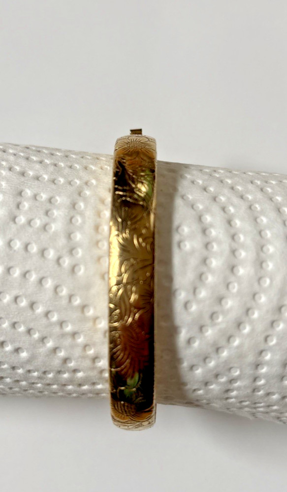 Gold Metal Bangle Bracelet Etched Floral Design Hinge Inside Circumfrrence 6.75″