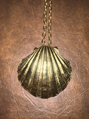 Revlon Intimate Gold Scalloped Shell Locket Vintage Solid Perfume Pendant Empty