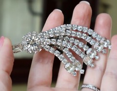 Pretty Vintage Clear Glass Rhinestone Brooch Shooting Star Design 3.5 in Size