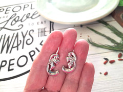 Vintage 1970’s Sterling Silver 925 Ribbon 1″ Screw Back Earrings Beautiful