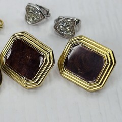 Vintage Jewelry Lot of 4 Pair Clip Earrings AVON & Unbranded B970