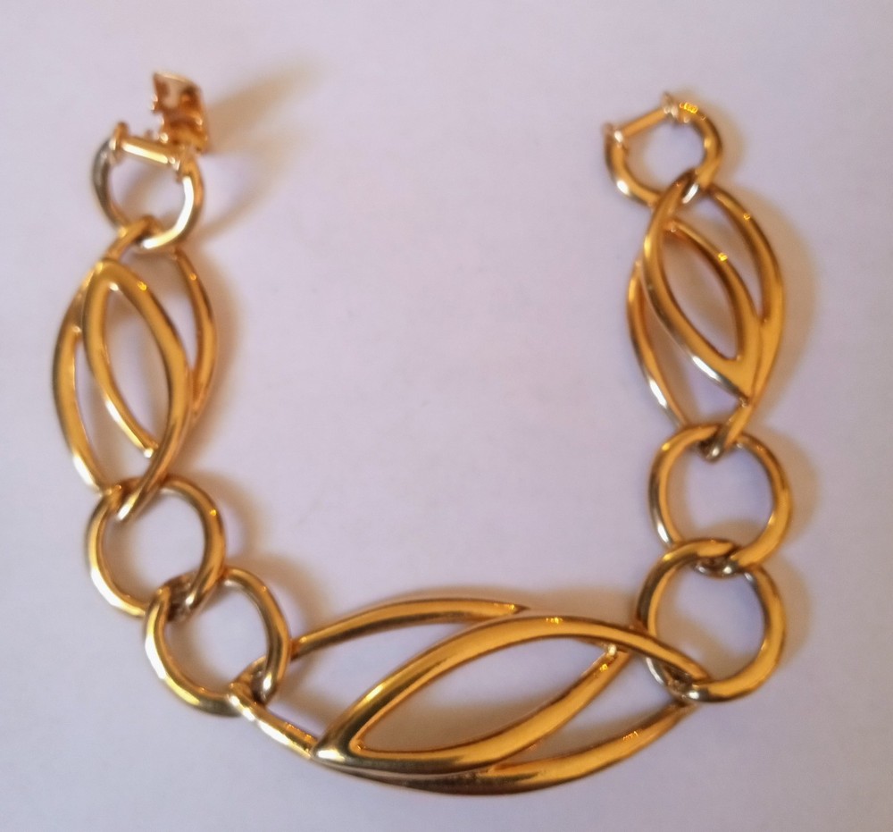 Vintage Gold Tone Chain Link Trifari Bracelet Signed 7 Inches