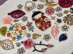 Lot Vtg & Modern Flower Leaf Pendants Findings Jewelry Craft Art Repurpose 2