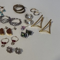 Lot of 14 pairs Pierced Earrings Silver & Gold Tone Hoops Stone Dangles Variety