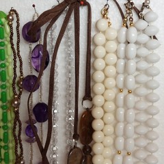 100 Pc Vtg-Now Beaded Necklaces Assorted Colors And Types