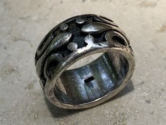 ⚜️ VINTAGE 70s GOTHIC 925 STERLING SILVER Wide Band ARTISAN Ring ESTATE FIND ⚜️