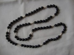 VINTAGE 1970s ‘BEAD MEDLEY’ RICE PEARL BLACK ONYX 30″ ENDLESS BEAD NECKLACE