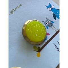 Vintage Green Eyed Lady Boutique One-of-a-Kind 1/2″ Green Sparkle Pierced Earrin
