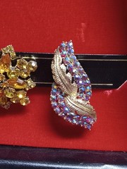 Vintage Costume Jewlery Clip Earings Brooches Necklaces In Jewlery Box