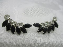 VINTAGE ESTATE JEWELRY SIGNED B DAVID BLACK RHINESTONE CLIP EARRINGS BROOCH PIN